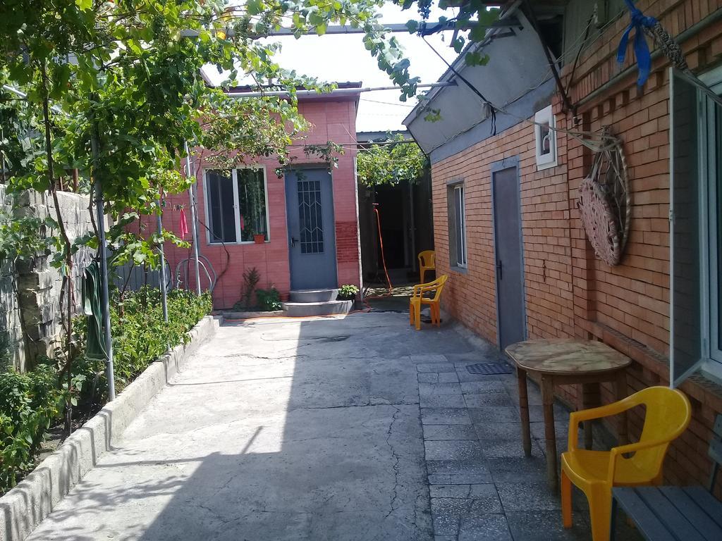 Guest House Gikacha Tbilisi Ngoại thất bức ảnh